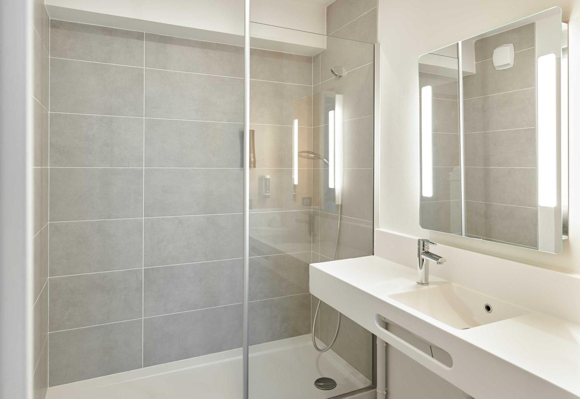 סאריס B&B Hotel Marne-La-Vallee Val D'Europe מראה חיצוני תמונה