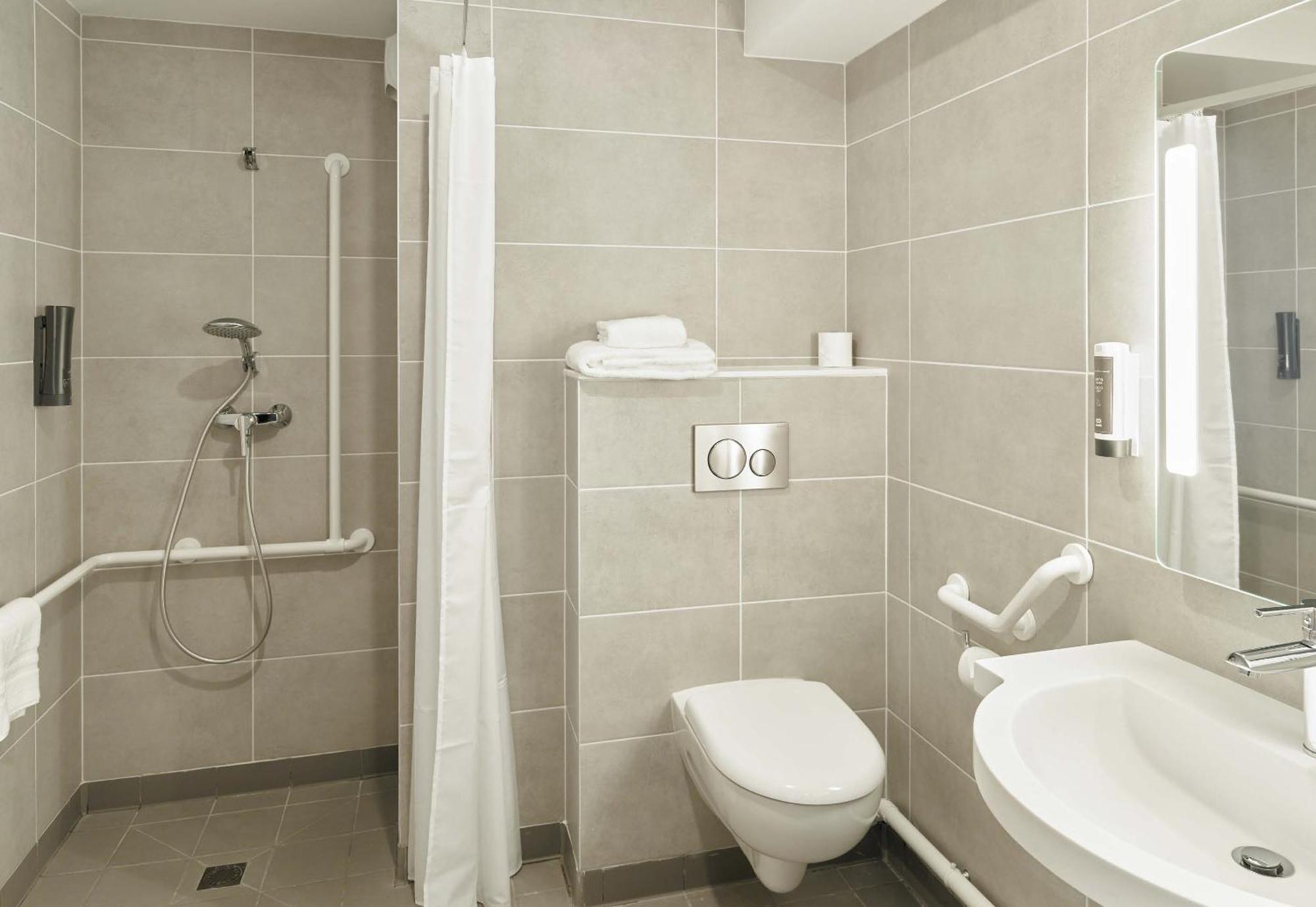 סאריס B&B Hotel Marne-La-Vallee Val D'Europe מראה חיצוני תמונה