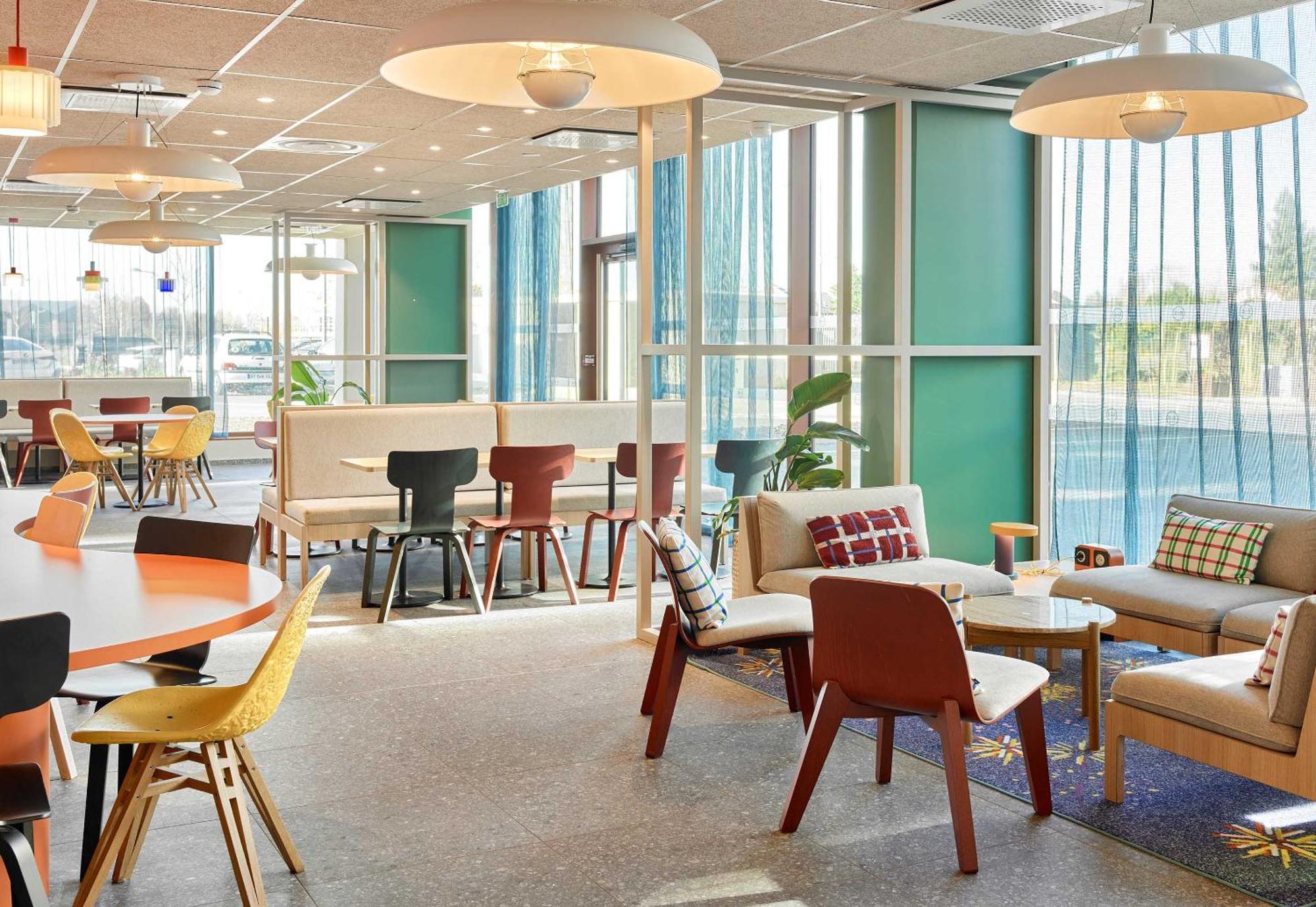 סאריס B&B Hotel Marne-La-Vallee Val D'Europe מראה חיצוני תמונה